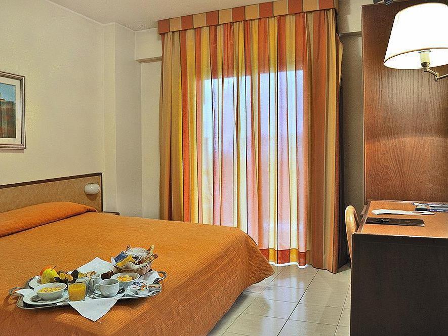 Pineta Palace 4* Rom
